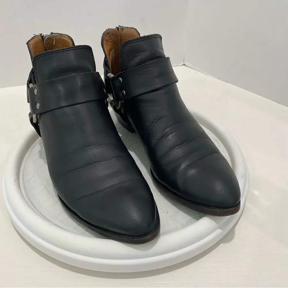 Frye Ray Harness Back Zip Black Size 7.5 Stacked Block Heel Metal Ring Detail